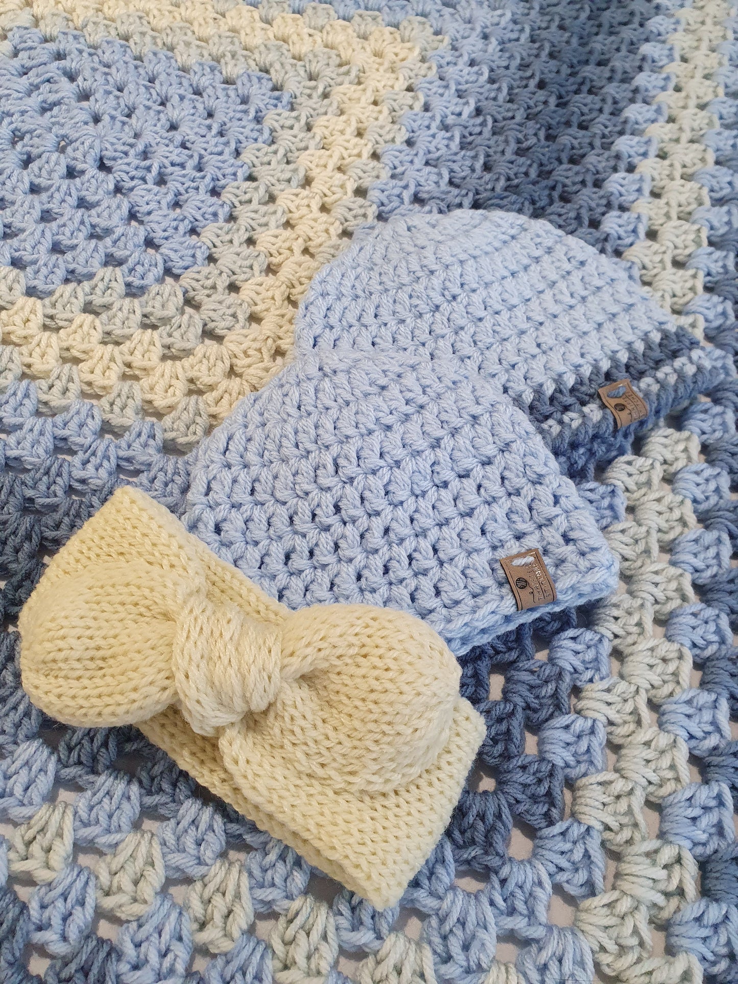 Crochet baby blanket, 2 beanies & 1 headband