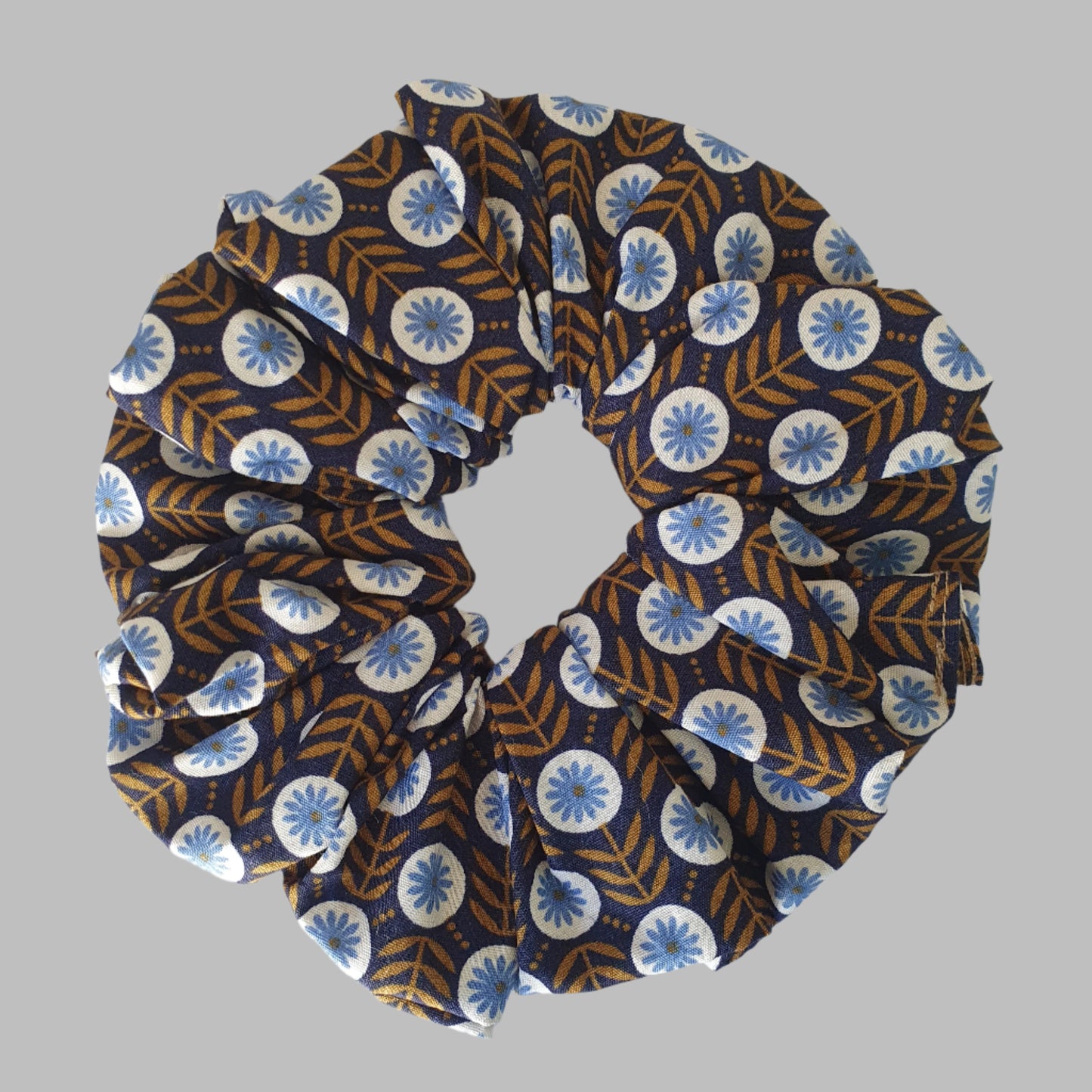 Scrunchie, large, Blue Geometric Flower