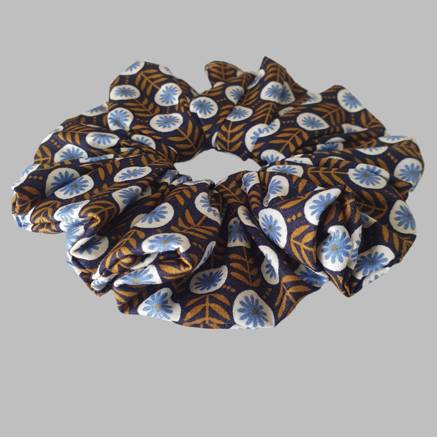 Scrunchie, large, Blue Geometric Flower